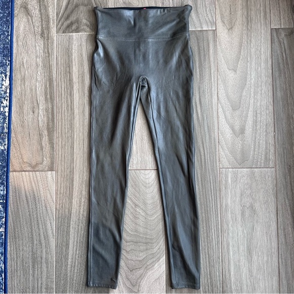 Spanx Black Faux Leather High Rise Shape-wear Leggings Size M - Picture 1 of 11